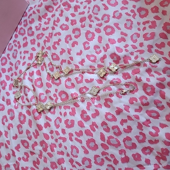 Clover Chain - Picture 3 of 3